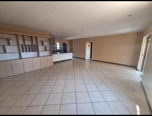 4 BEDROOM DUPLEX FOR SALE IN MOOIKLOOF RIDGE ESTATE